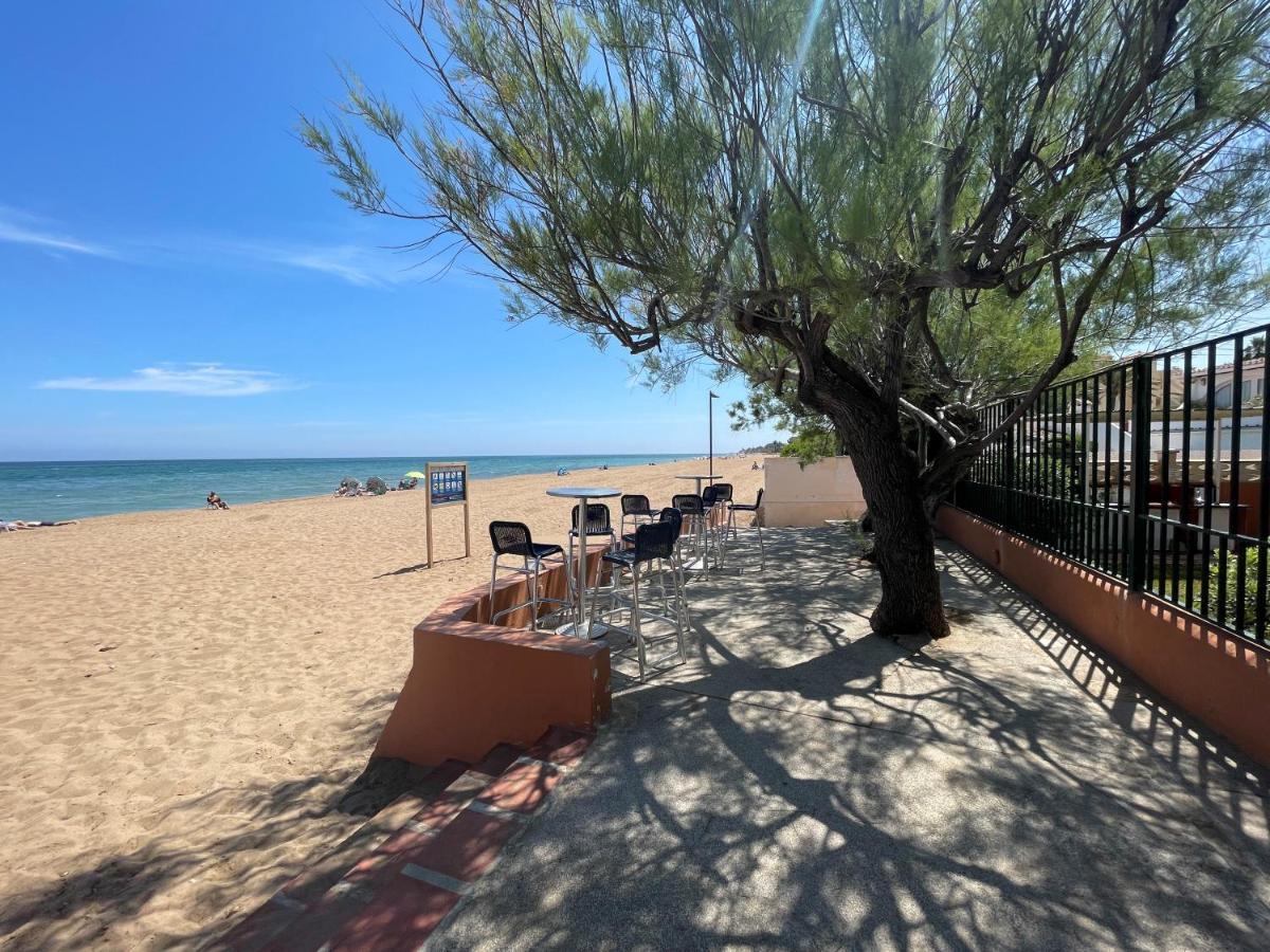 Tetom Primera Linea De Playa Дения Екстериор снимка